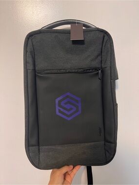 Zoom Covert Security Slim 15″ Computer Backpack USB cord included